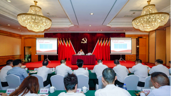 尊龙凯时集团任丁书记带头讲授“不忘初心、牢记使命”主题教育专题党课